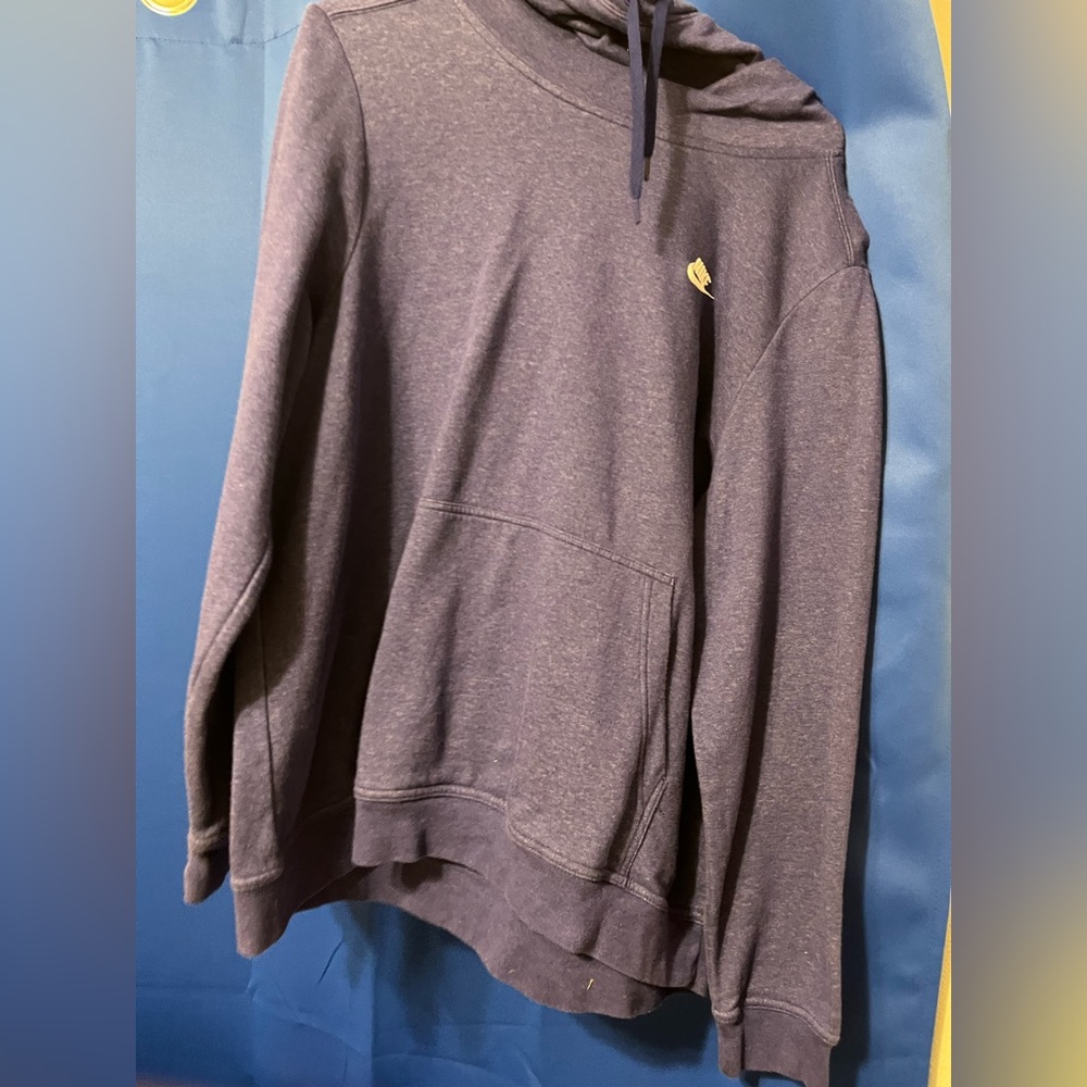 Nike dri-for sweater